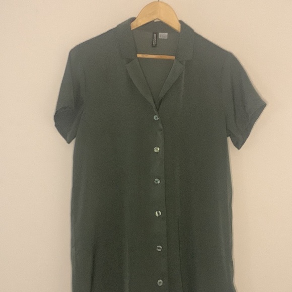Divided by H&M. button down shirt dress. Size XS. - Picture 2 of 3